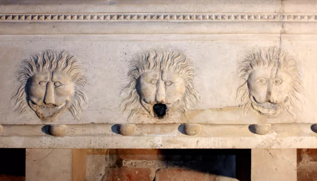 Basin of the three lions